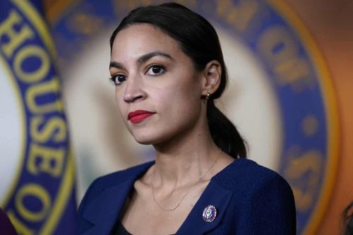Alexandria Ocasio-Cortez cảnh báo Tổng thống Biden