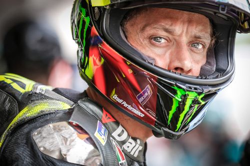 Valentino Rossi có thể phải giải nghệ vì không được gia hạn hợp đồng