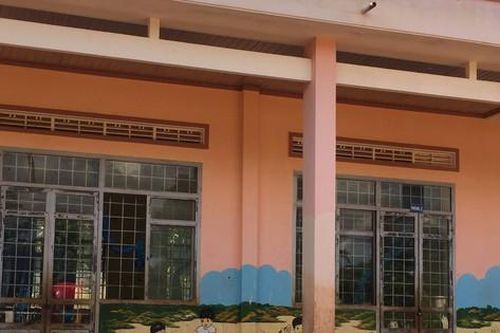 Thiếu nữ tử vong nghi 'mắc kẹt' nhiều ngày trong phòng học