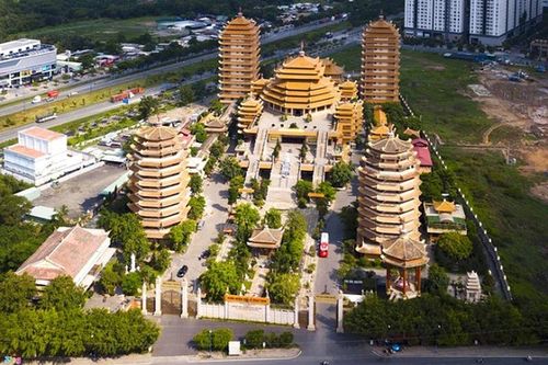 Loạt tháp chùa đạt kỷ lục ở Việt Nam