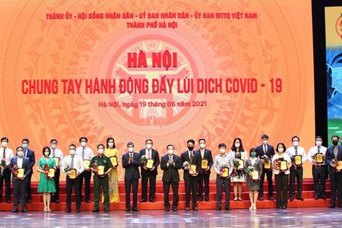 Hà Nội: Tiếp nhận hơn 1.700 tỷ đồng và 2,5 triệu liều vaccine phòng Covid-19