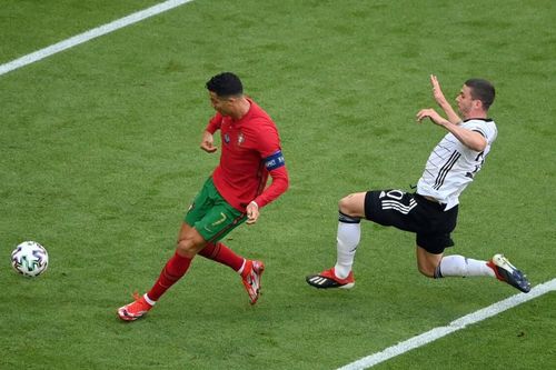 Ronaldo chạy 97m trong 14,2 giây, xé toang mành lưới tuyển Đức