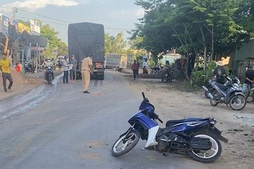 Xe container tông xe máy, 1 người tử vong