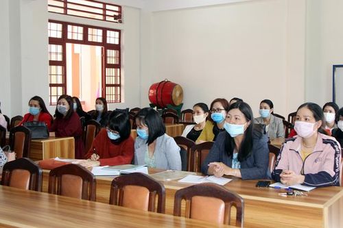 Bắt đầu tập huấn sử dụng sách giáo khoa lớp 6