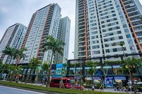 Một em nhỏ rơi từ tầng 5 chung cư The K Park xuống đất