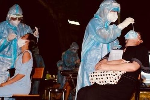 Lấy 50.000 mẫu xét nghiệm giám sát tại Khu chế xuất Tân Thuận, quận 7
