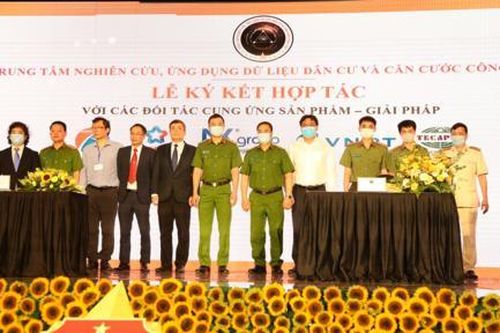 Công bố thành lập Trung tâm nghiên cứu, ứng dụng dữ liệu dân cư, CCCD