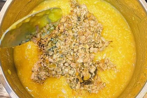 Diệp Lâm Anh nấu cháo lươn giàu dinh dưỡng cho hai con