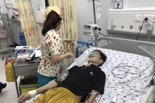 Cứu thành công nam sinh uống thuốc diệt cỏ