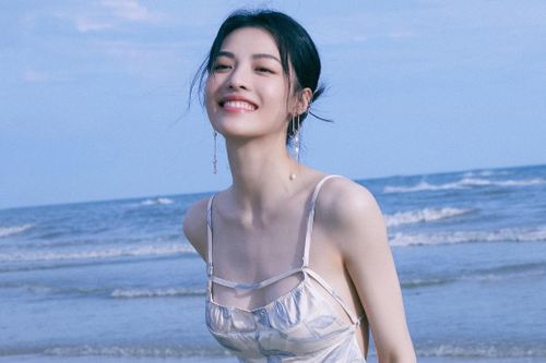 Chung Sở Hy loay hoay ở showbiz