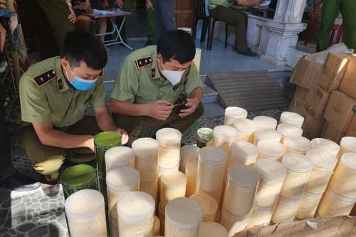Quảng Bình: Thu giữ 1 tấn 'kem trộn' không rõ nguồn gốc