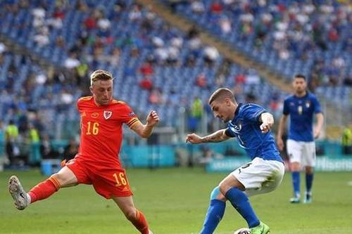 Italia 1-0 Xứ Wales: Verratti ra mắt như mơ, 'thiên thanh' toàn thắng