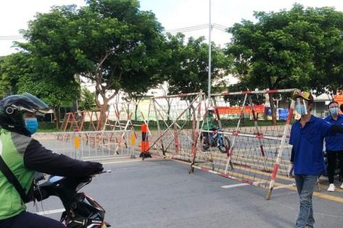 56.000 người trong khu phong tỏa quận Bình Tân