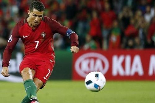 Lập rất nhiều kỷ lục cá nhân nhưng Cristiano Ronaldo đang có một 'kỷ lục' đá phạt kém vui
