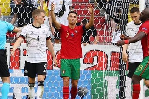EURO 2020 lập kỷ lục về số bàn phản lưới nhà và đây là bảng xếp hạng theo mức độ hài hước