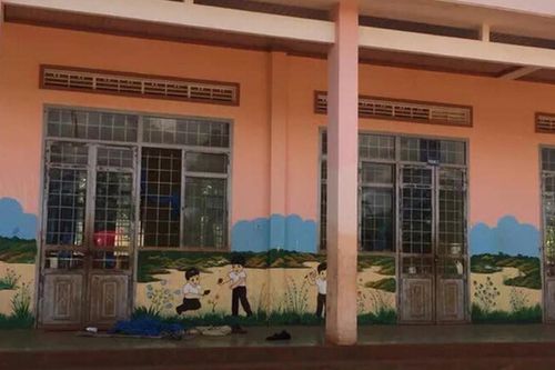 Vụ thi thể nữ sinh 17 tuổi phân hủy trong lớp học: 'Bố nạn nhân từng lên tìm nhưng không đến phòng này'
