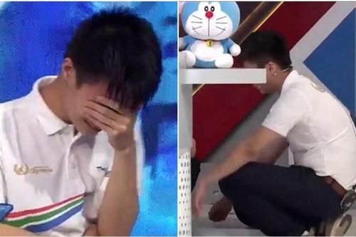 Nghẹn ngào khoảnh khắc nam sinh Nghệ An ôm đầu bật khóc, ngồi thụp xuống vì để vụt mất vòng nguyệt quế