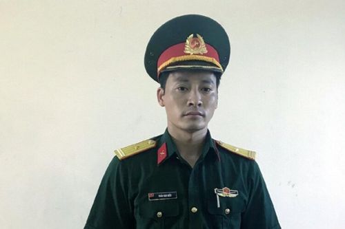 Gã đàn ông giả danh sĩ quan quân đội suốt 5 năm để 'tán gái cho oai' từ Bắc chí Nam
