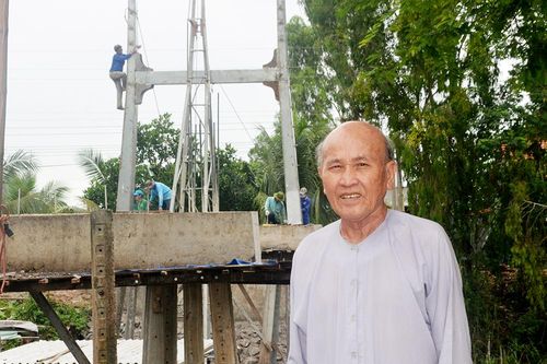 Lão nông với tấm lòng từ thiện
