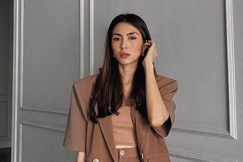 Cân đẹp tông màu bị coi là già chát, Tăng Thanh Hà vẫn khiến fan lo lắng khi nhìn đôi tay