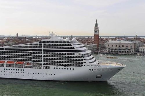 Venice nguy cấp vì du thuyền