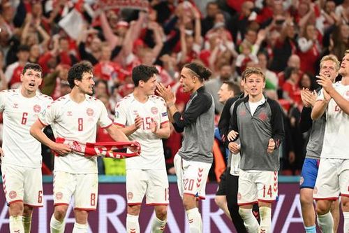 EURO 2020: Tuyển Đan Mạch lách qua 'khe cửa hẹp' vào knock-out