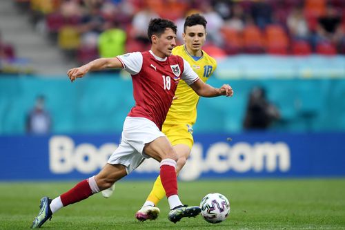 Áo vượt mặt Ukraine để giành vé vào vòng 1/8
