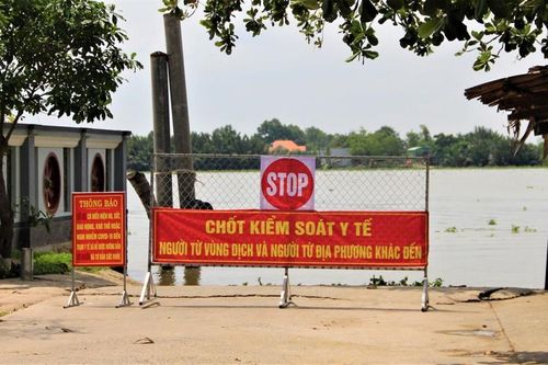 Long An: Yêu cầu hàng quán tại nhiều huyện chỉ bán cho khách mang về để phòng, chống dịch bệnh Covid-19