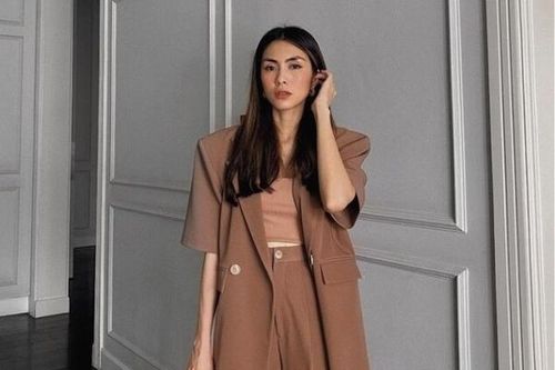 Ở nhà mùa dịch, Hà Tăng vẫn 'lên đồ' 'sang, xịn, mịn' khiến fan ngây ngất
