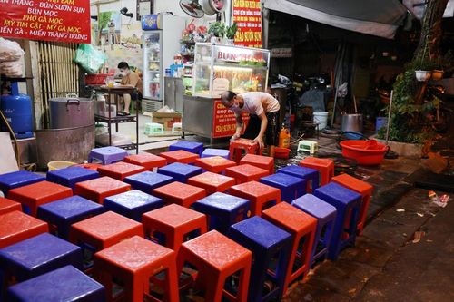 Hà Nội: Nhà hàng, quán cà phê xuyên đêm chuẩn bị cho ngày đầu hoạt động trở lại
