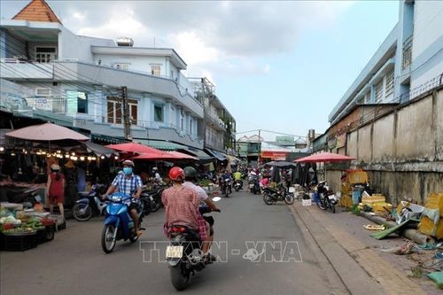 Bình Dương yêu cầu dừng hoạt động chợ tự phát