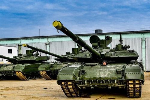 Vì sao Nga tăng cường hàng trăm xe tăng T-90M cho Quân khu phía Nam?