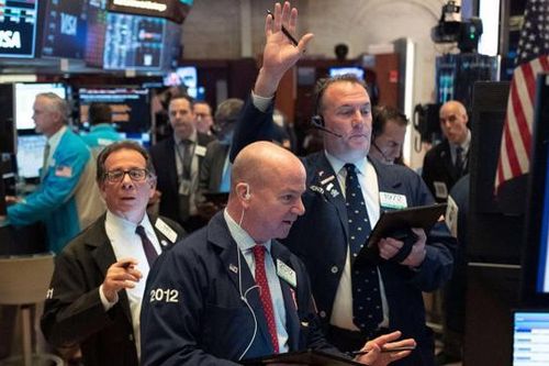 Chứng khoán Mỹ đảo chiều bùng nổ, Dow Jones tăng mạnh nhất hơn 3 tháng