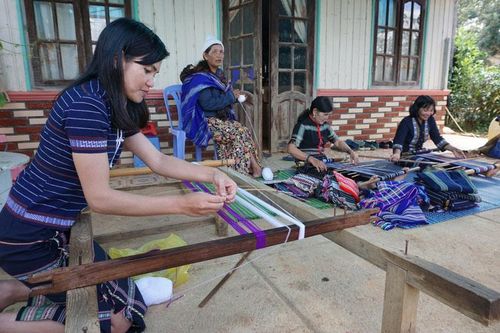 Bảo tồn, gìn giữ trang phục truyền thống các dân tộc thiểu số