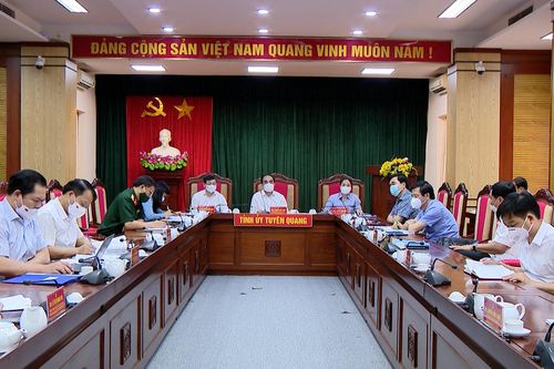 Cho ý kiến vào các dự thảo văn bản của BCH Đảng bộ tỉnh thực hiện Nghị quyết Đại hội đại biểu toàn quốc lần thứ XIII của Đảng và Nghị quyết Đại hội đại biểu Đảng bộ tỉnh lần thứ XVII