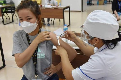 Việt Nam đã tiêm gần 2,5 triệu mũi vắc-xin