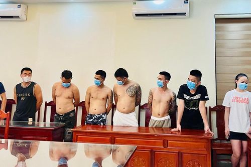Bắt quả tang 10 nam nữ tụ tập sử dụng ma túy trong khách sạn
