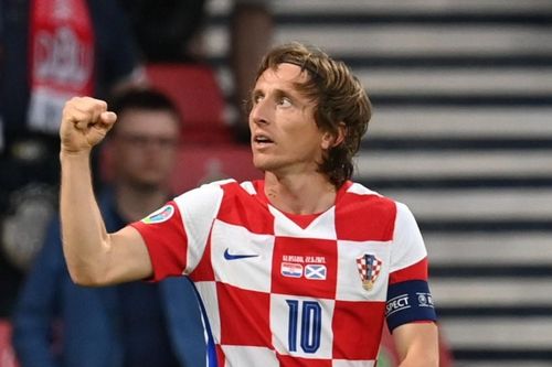 Modric ghi bàn thắng ngoạn mục