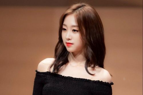 Seo Ji Soo (Lovelyz) mắc Covid-19