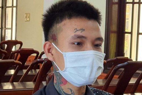 Nhóm côn đồ đánh người vì cho rằng bị nhìn đểu