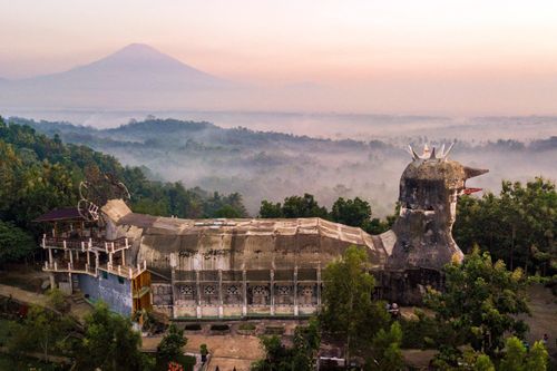 Nhà thờ hình con gà ở Indonesia