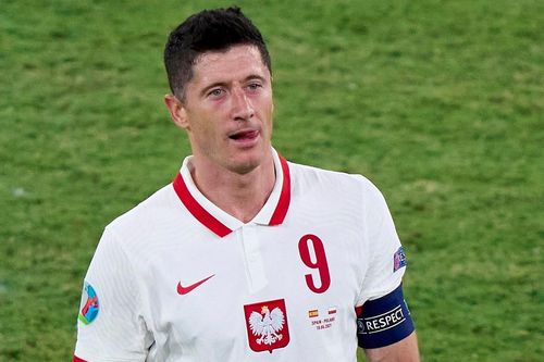 Lewandowski cùng đồng đội bị loại từ vòng bảng