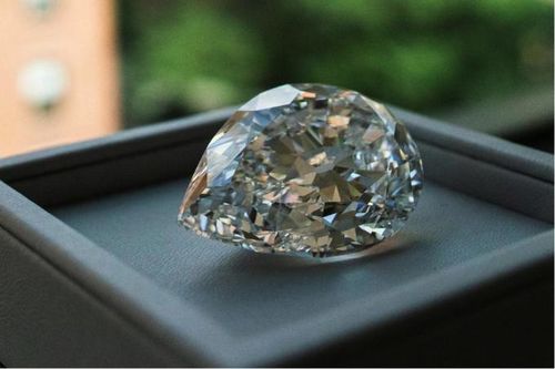 Lần đầu tiên trong lịch sử: Bán đấu giá viên kim cương siêu hiếm bằng tiền ảo