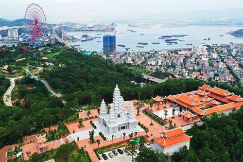 Sức hút diệu kỳ của quần thể tâm linh trên núi Ba Đèo