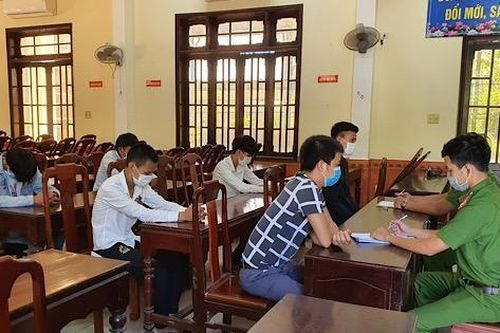Nhóm thanh niên đánh nhiều người vì tưởng bị 'nhìn đểu'