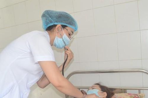 Cứu sống sản phụ thai ngoài tử cung, máu ngập trong khoang phúc mạc