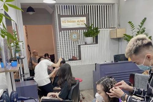 Sau 'ngày hội ăn phở', giới trẻ Hà thành rủ nhau đi cắt tóc, làm đẹp
