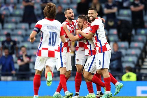 EURO 2020: Xác định 12 đội đi tiếp, 2 cặp đấu ở vòng knock-out