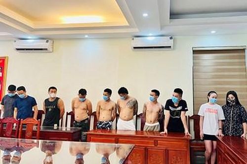 Tổ chức 'bay lắc' trong khách sạn để chia tay 'đàn em' sắp hầu Tòa