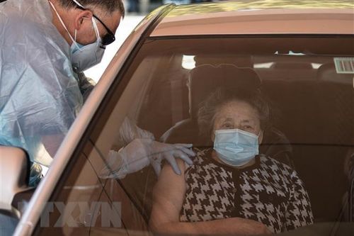 Chile xem xét tiêm vaccine COVID-19 mũi thứ 3 cho người dân